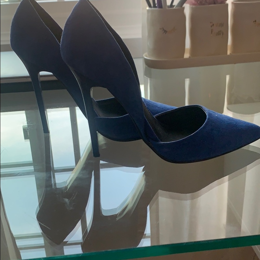 STEVE MADDEN SUEDE HEELS